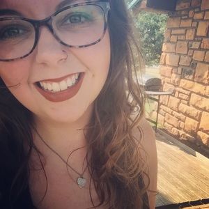 Meet your Posher, Katricia